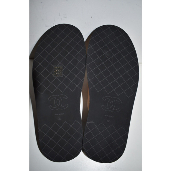 Chanel Beige Black Fabric Criss Cross Puffy CC Logo Slide Mule Sandal Flat 42 - Picture 12 of 12